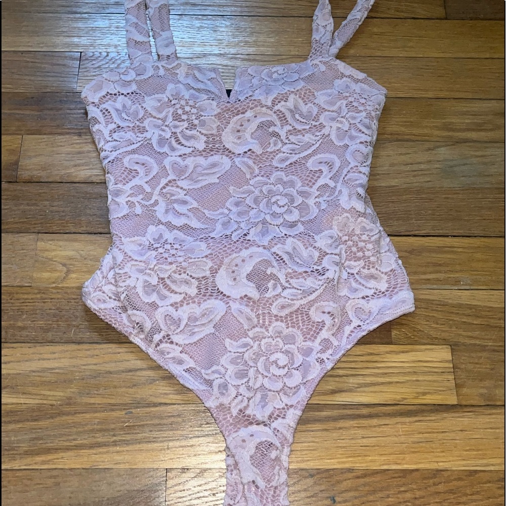 forever 21 dead stock pink floral body suit